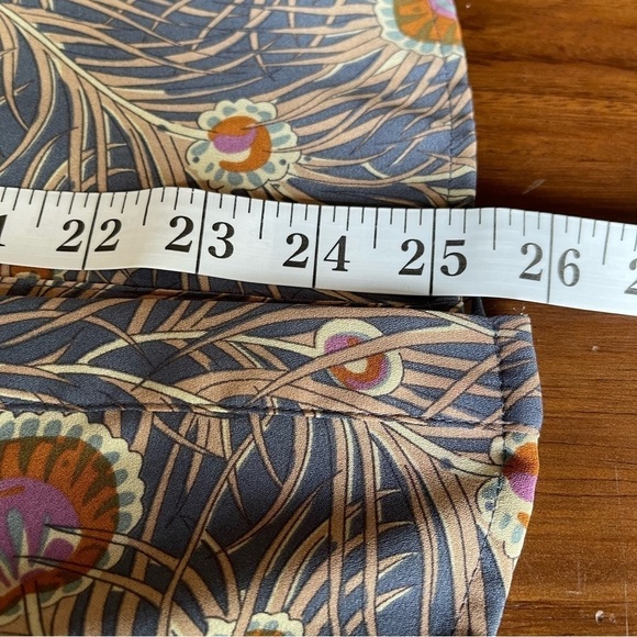 Loft White Long Sleeve Top button up  Print Size small - Picture 10 of 11